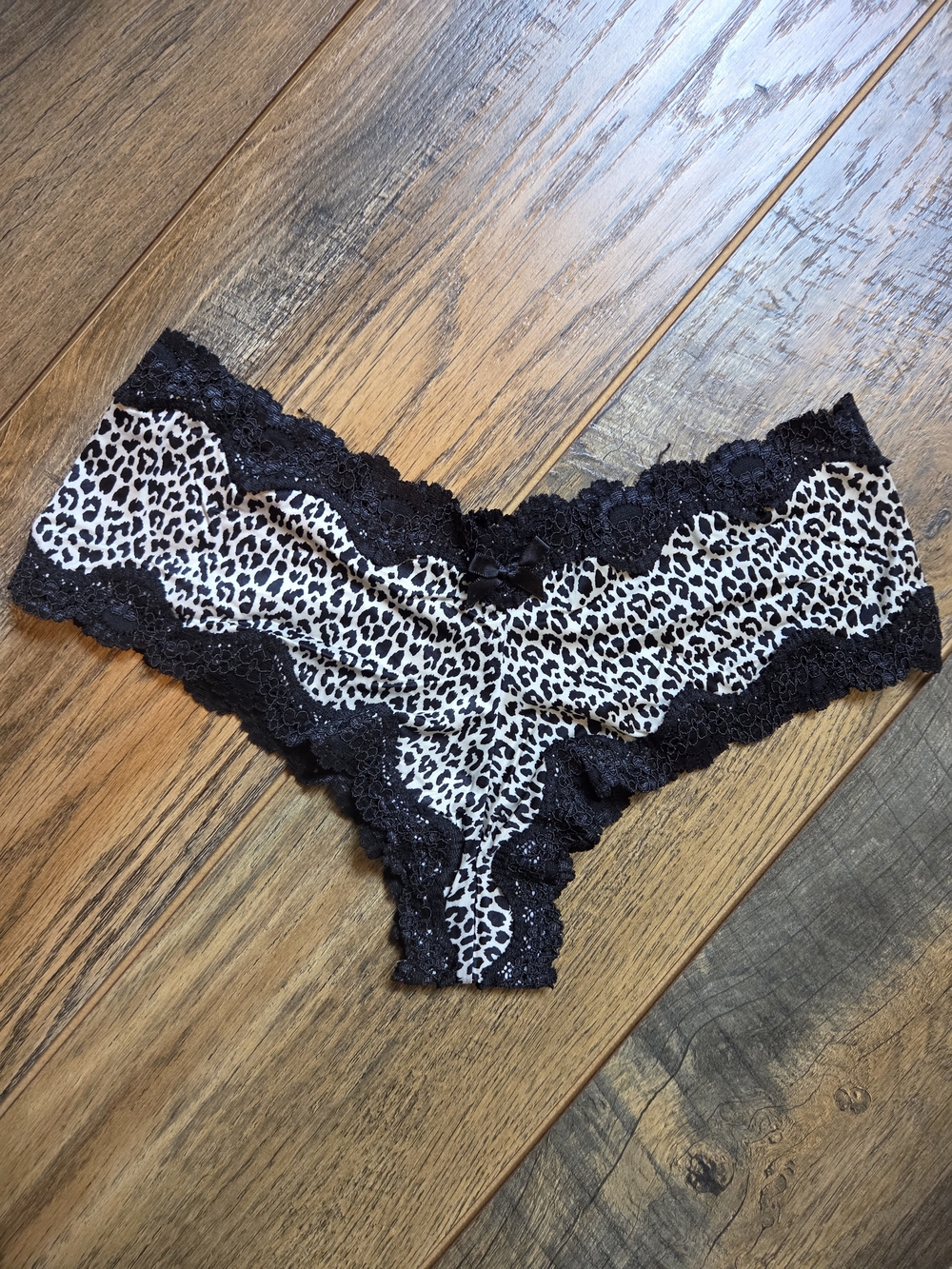 Victoria's Secret Very Sexy Leopard Cheeky Lace Trim Panty Small